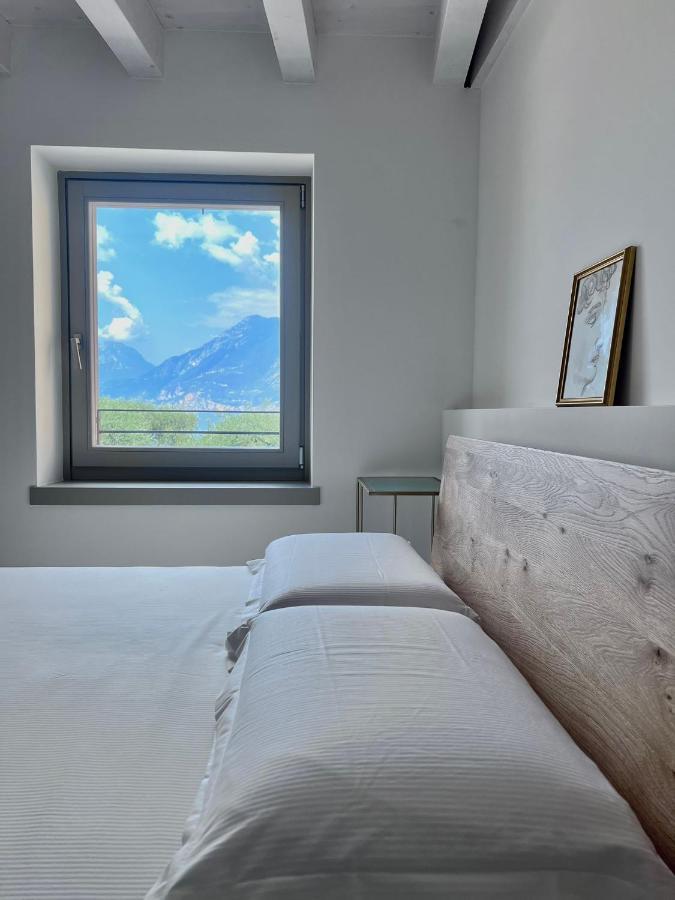 Absentia 1763 Garda Boutique Home - Lake Front Brenzone Extérieur photo