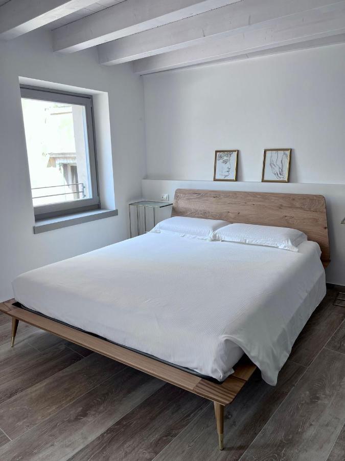 Absentia 1763 Garda Boutique Home - Lake Front Brenzone Extérieur photo