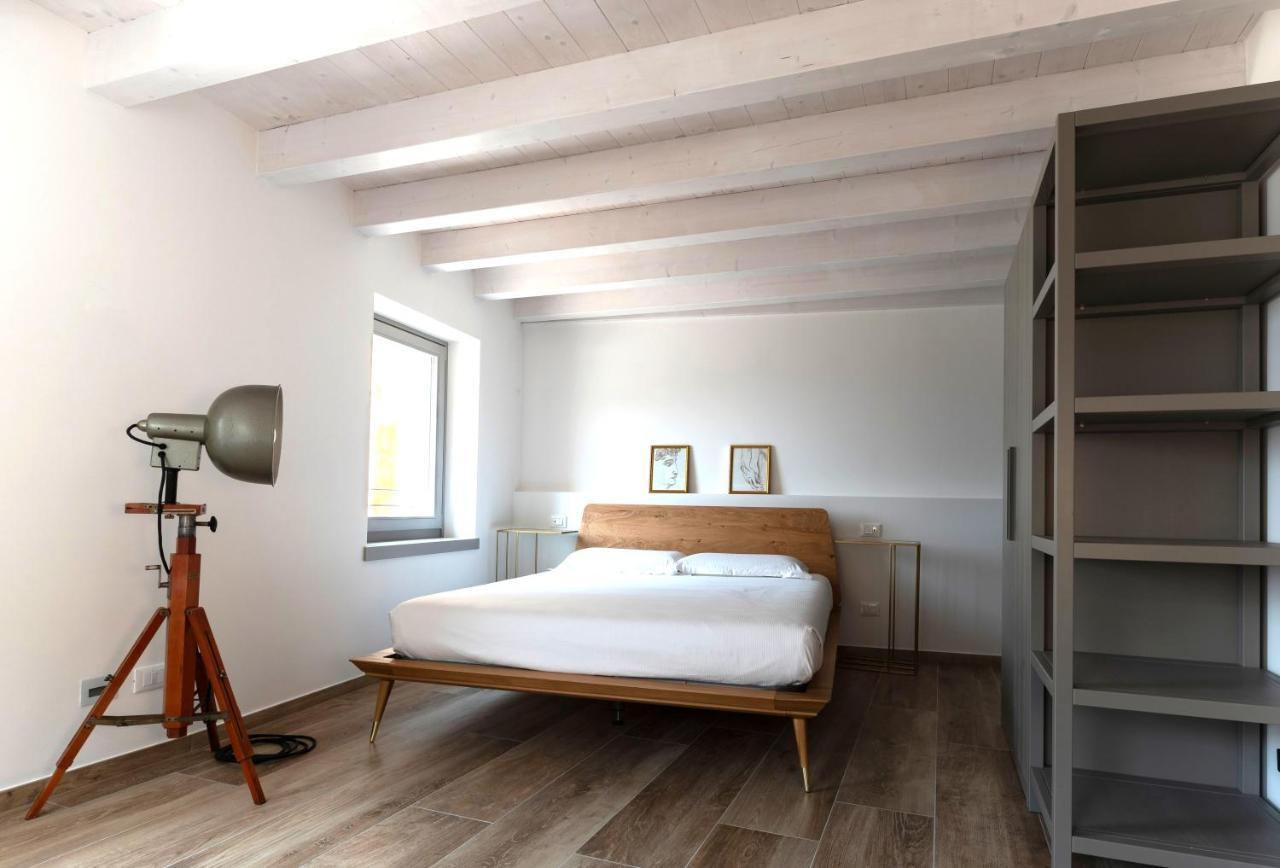 Absentia 1763 Garda Boutique Home - Lake Front Brenzone Extérieur photo