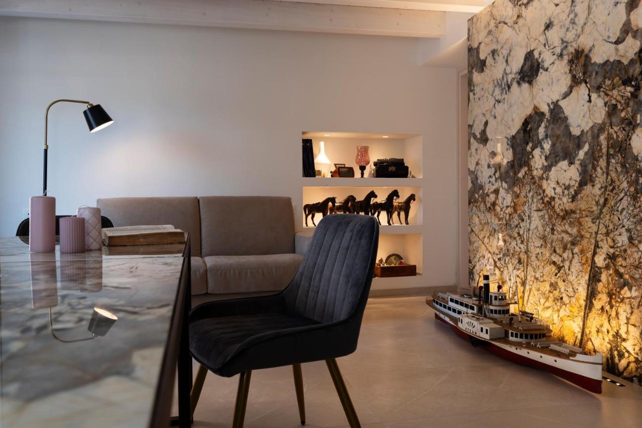 Absentia 1763 Garda Boutique Home - Lake Front Brenzone Extérieur photo