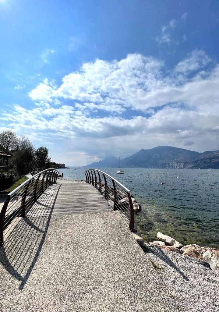 Absentia 1763 Garda Boutique Home - Lake Front Brenzone Extérieur photo