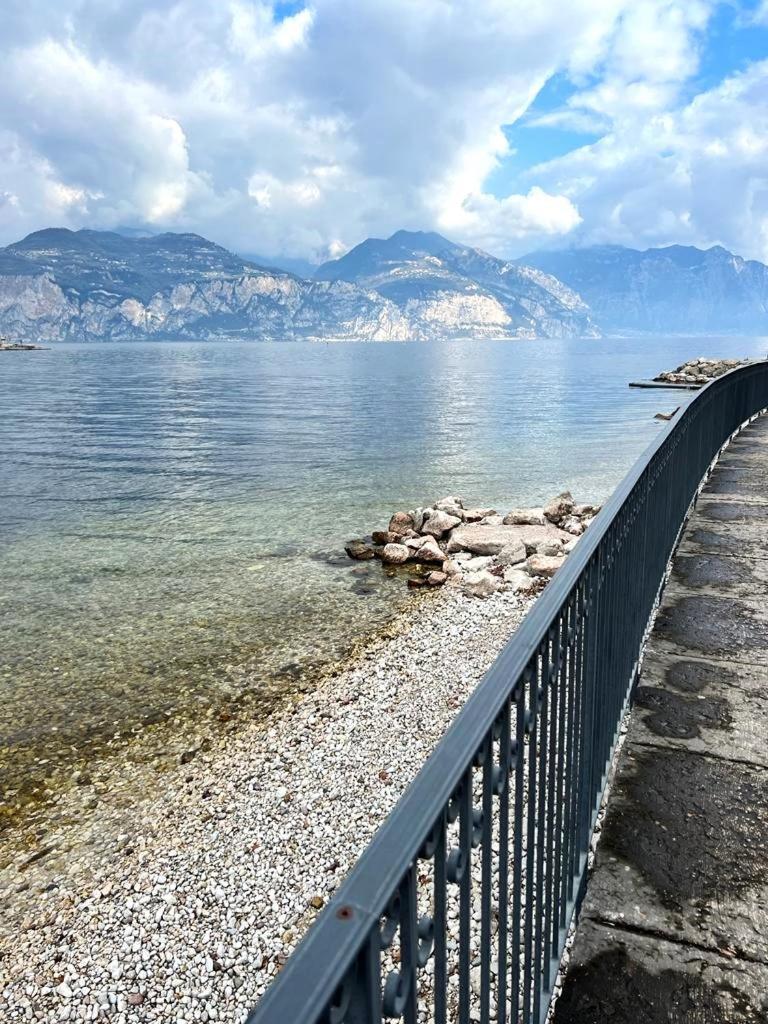 Absentia 1763 Garda Boutique Home - Lake Front Brenzone Extérieur photo
