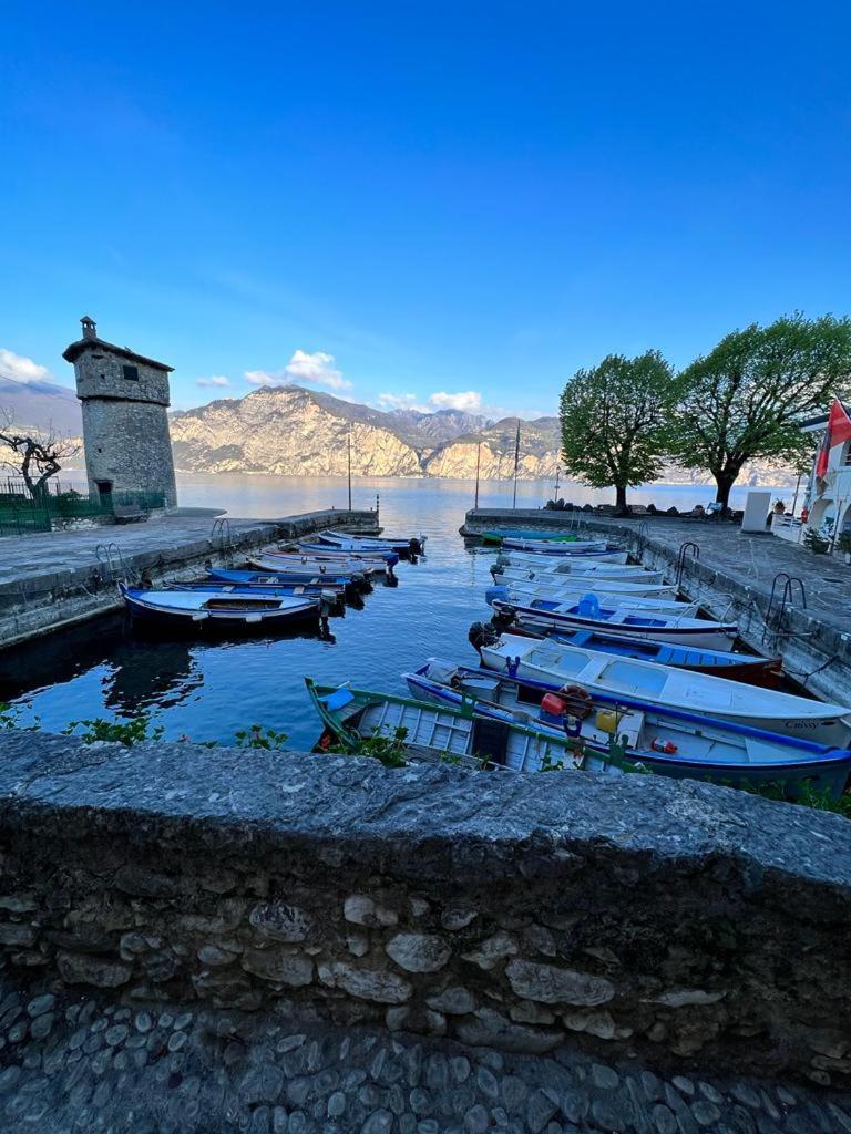 Absentia 1763 Garda Boutique Home - Lake Front Brenzone Extérieur photo